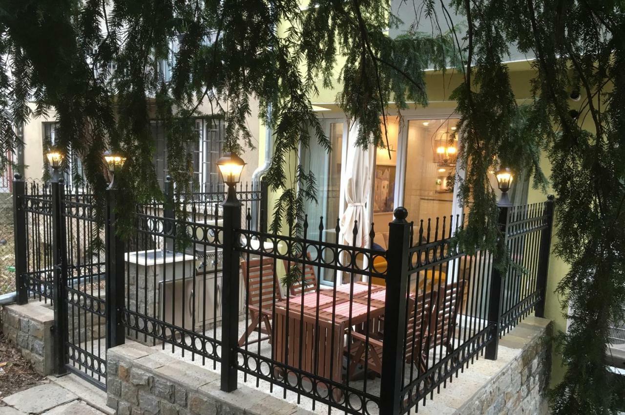 A Luxury Apartment With Patio And Bbq Σόφια Εξωτερικό φωτογραφία