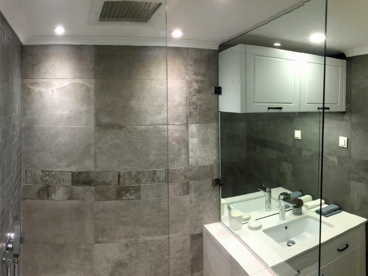 A Luxury Apartment With Patio And Bbq Σόφια Εξωτερικό φωτογραφία